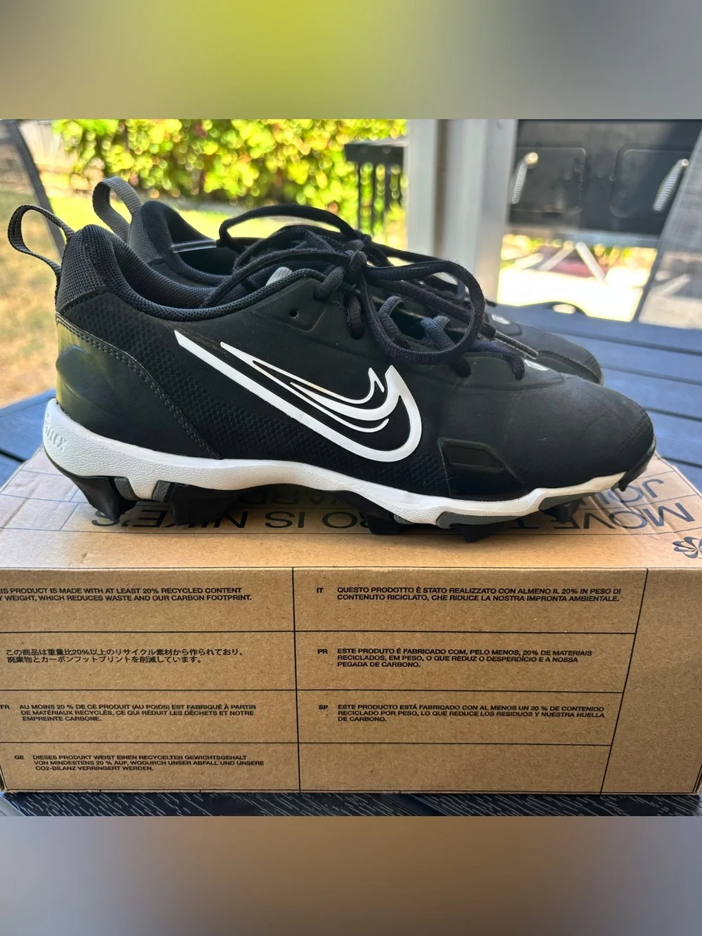 Nike Men's Black and White Football Cleats - Low Profile Traction .Size 5Y